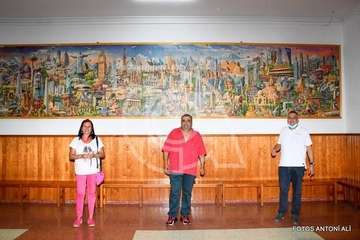 Presentanción en la sede del colectivo vecinal de Jiámar del puzzle más grande del mundo, montado por Tomás Torres/Antonio Alí.